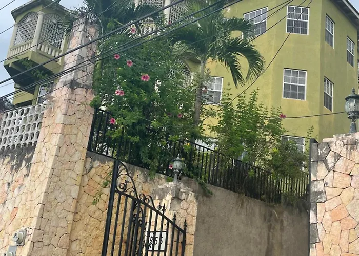 The Cozy Haven * Montego Bay